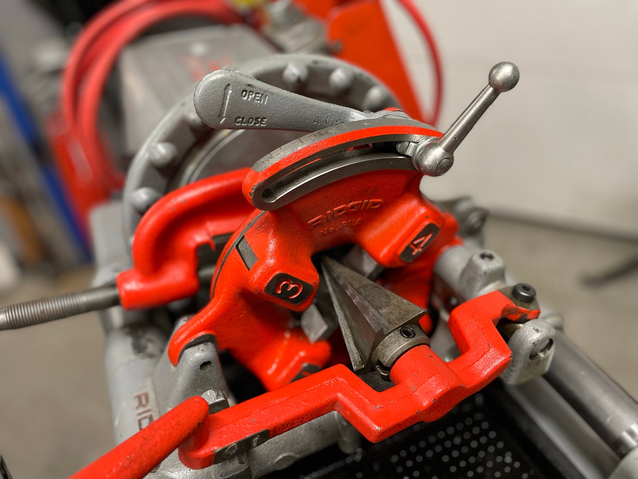 Lightly Used Ridgid 300 Compact 67182 Self Oiling Threading Machine ...