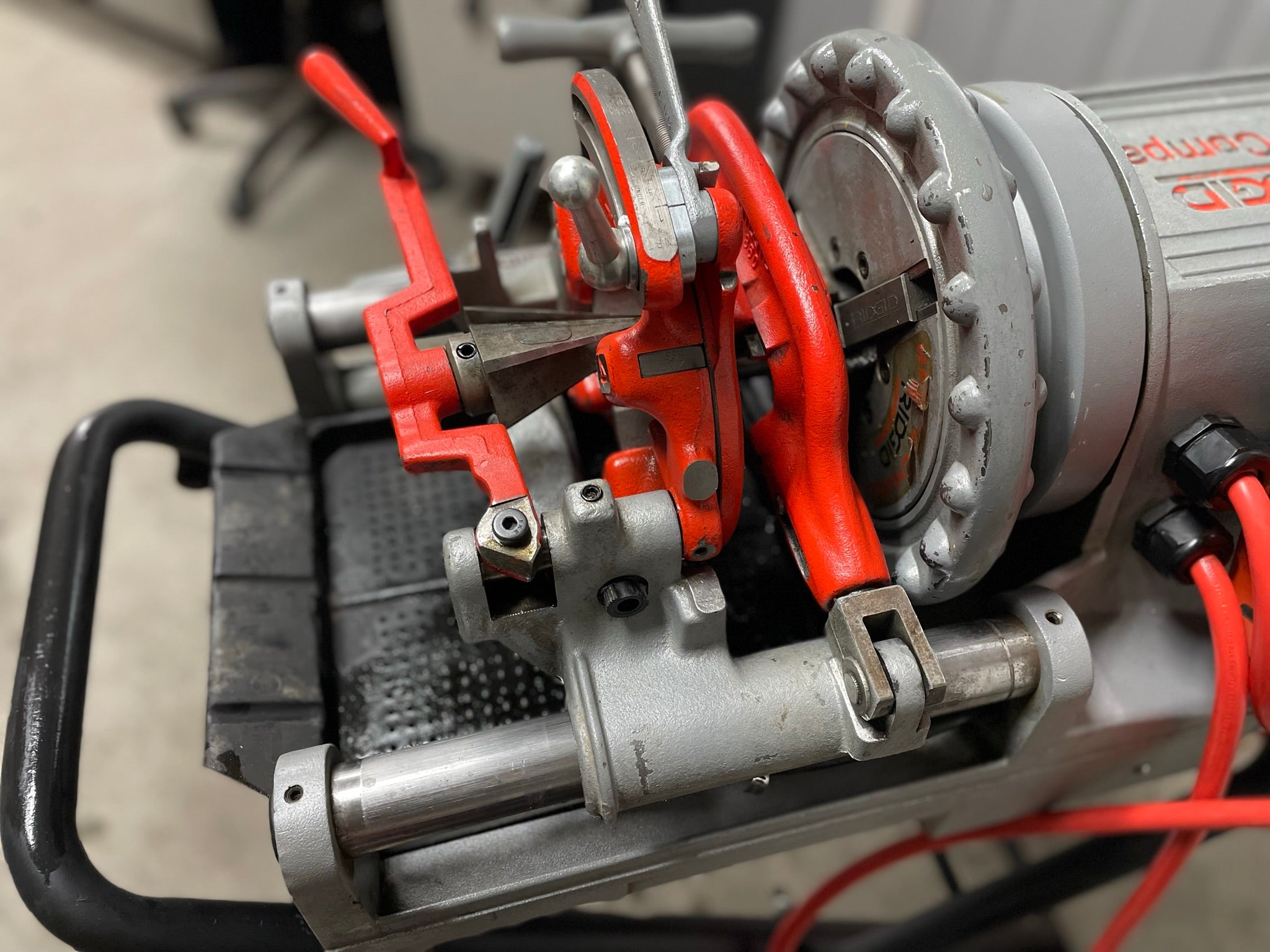 Lightly Used Ridgid 300 Compact 67182 Self Oiling Threading Machine ...