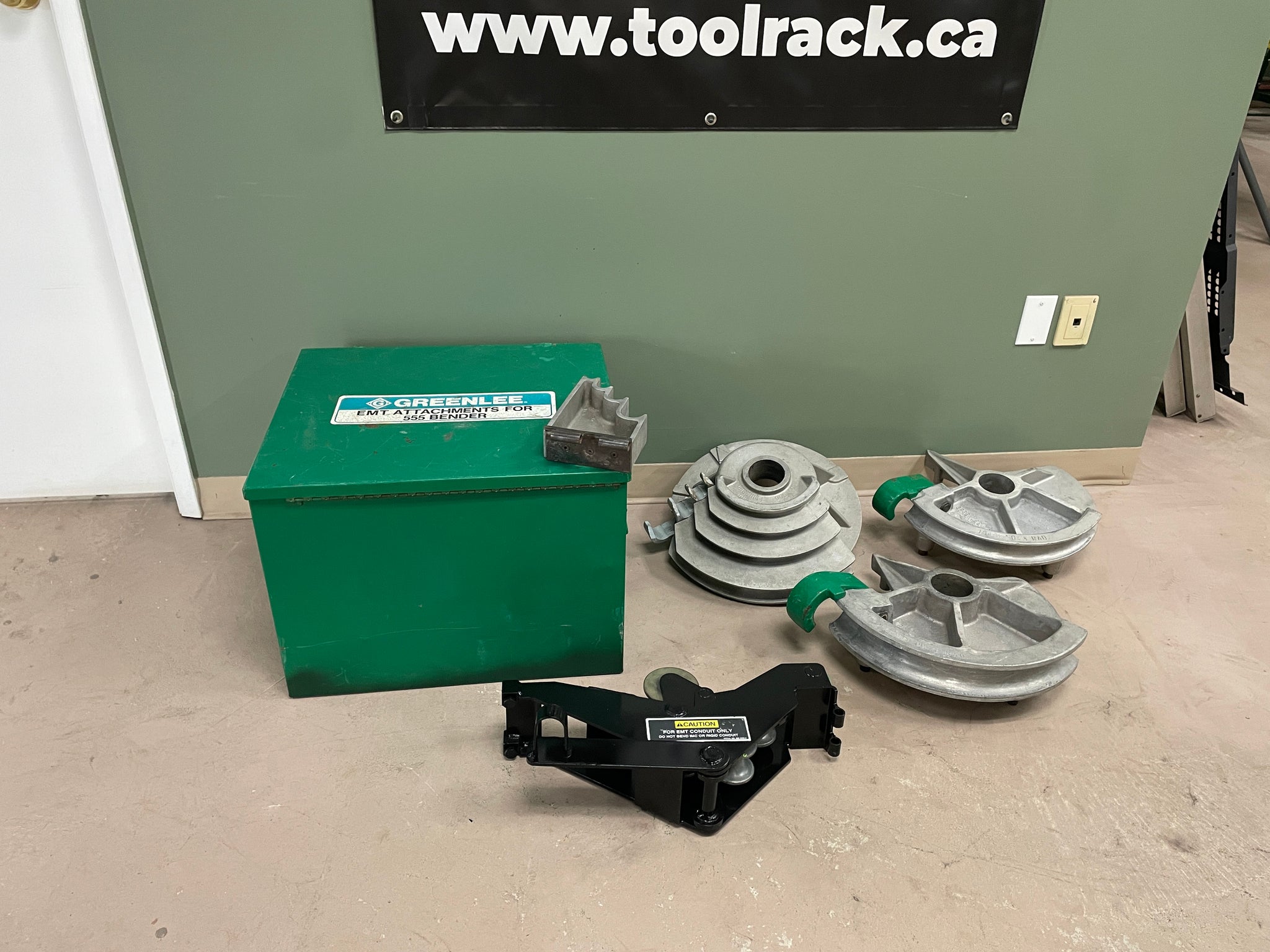 Used Greenlee 23802 EMT Shoe Group 1/2